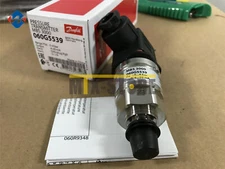 1QTY New DANFOSS 060G5539 Pressure Sensors Brand new ones