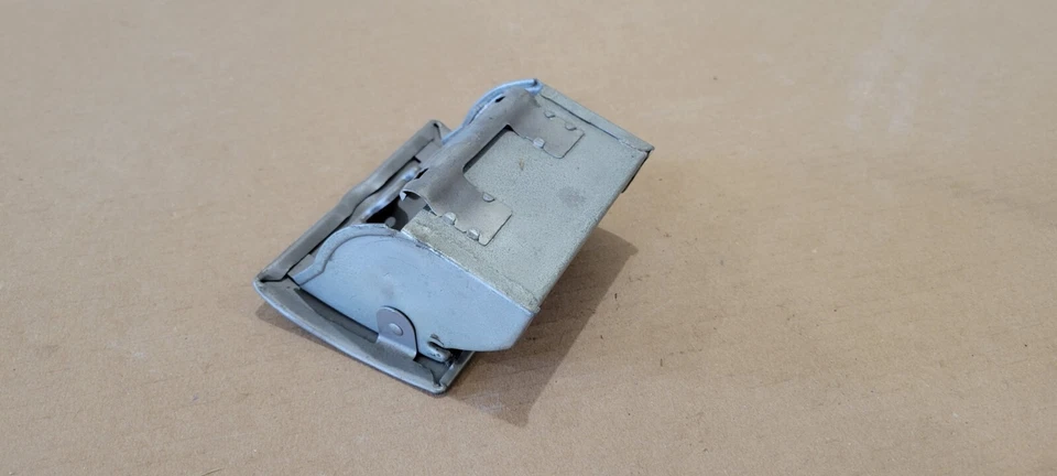 1957-1959 FORD FAIRLANE MERCURY METEORMONTEREY ASH TRAY FOMOCO - Image 3 of 4