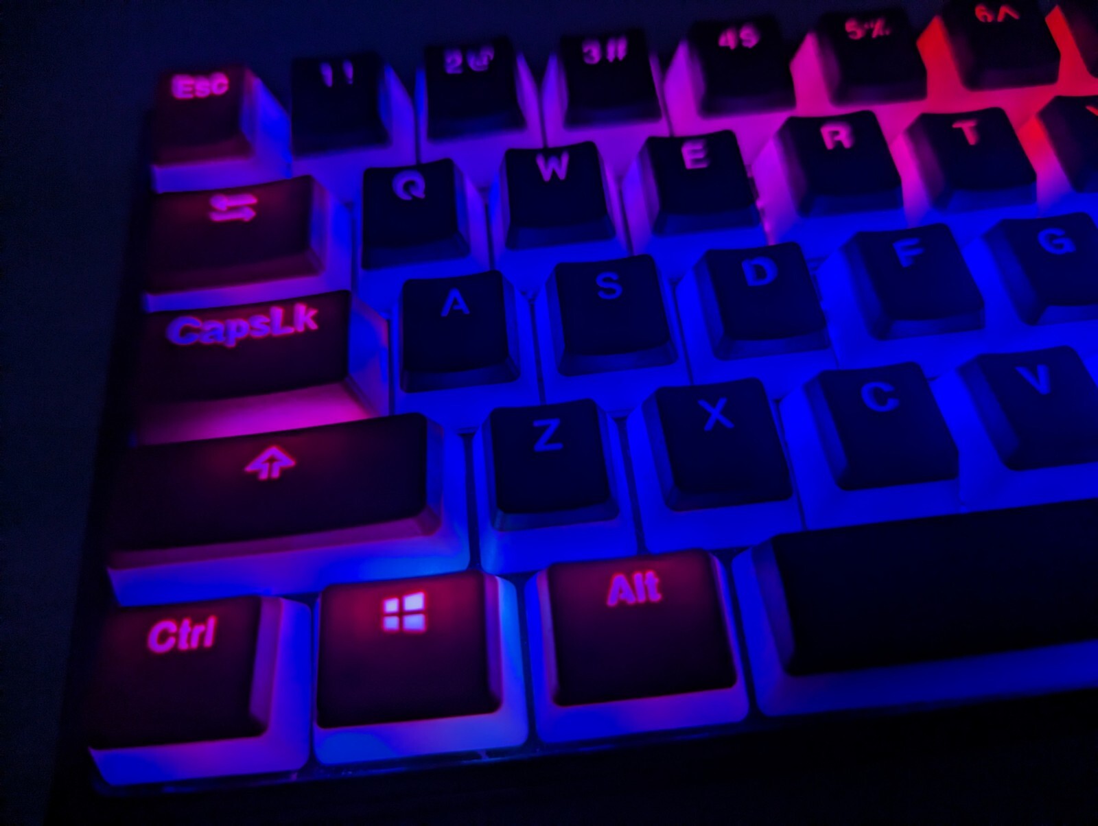 Redragon Redragon K628 RGB Wireless Bluetooth 5.0 Mechanical Gaming Keyboard สำนักงานสิทธิ