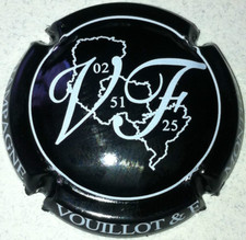 Capsule de champagne VOUILLOT et Fils (1. noir et blanc)