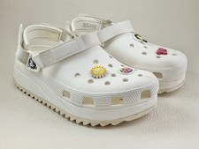 Crocs Classic Thick Sole Hiker Clogs weiß mit vier Jibbitz UK 7 US I EUR 40-41