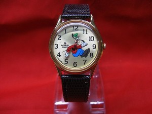 DISNEY BACKWARD GOOFY WATCH  - WORKING WELL - GOLD TONE