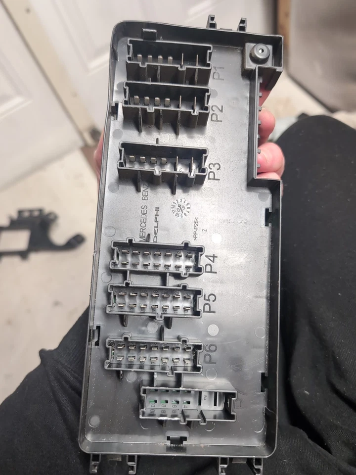 ⭐️06-13 Caja de fusibles relé trasero Mercedes X164 GL450 ML350 R350 1645403372 OEM Foto 2 de 4