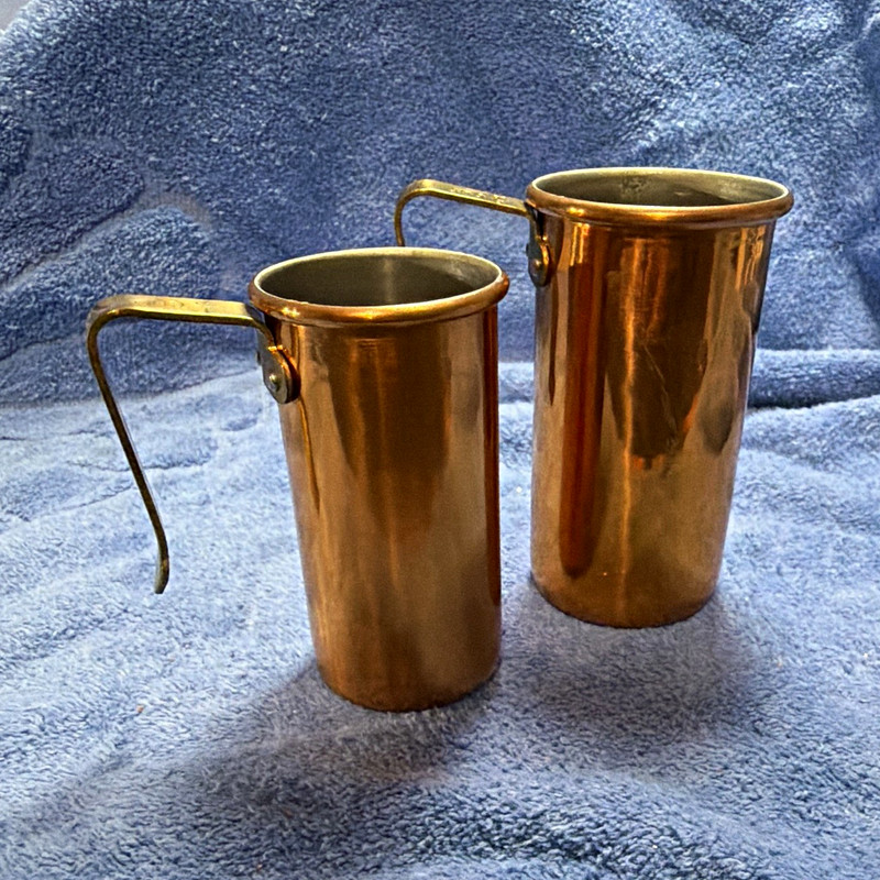 Copper Color Metal Measuring Cup Set, 2-Piece, With Handles, No Pattern