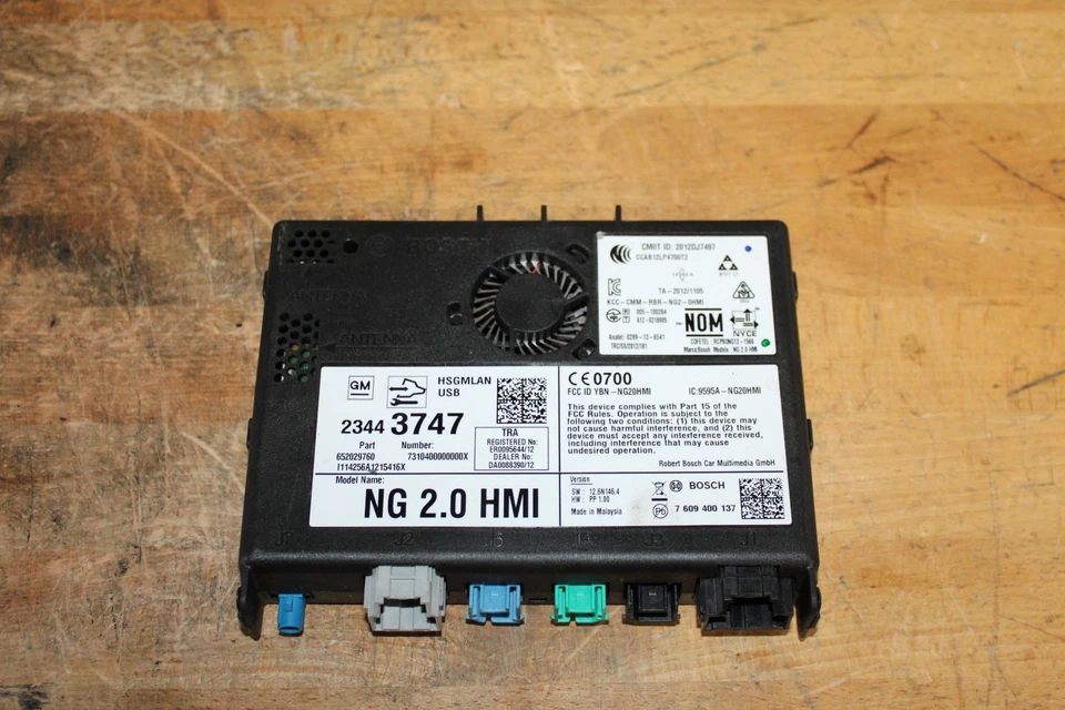 CADILLAC ESCALADE 14-16 OEM HMI HUMAN INTERFACE NAVIGATION GPS MODULE COMPUTER - image 3 of 4