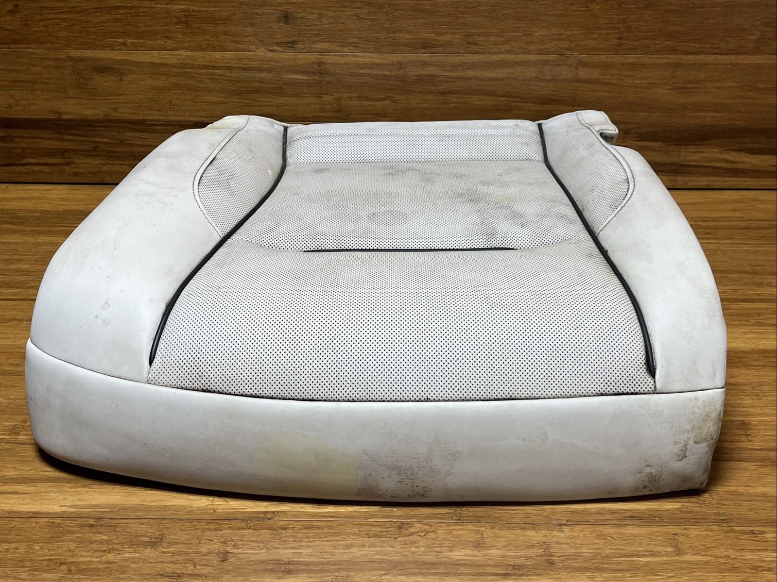 2017-2023 Rolls Royce Dawn RR6 Rear Right Side Lower Seat Leather OEM NOTE