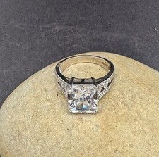 CUBIC ZIRCONIA RING set in .925 FINE STERLING SILVER Size 9 FREE FAST SHIPPING