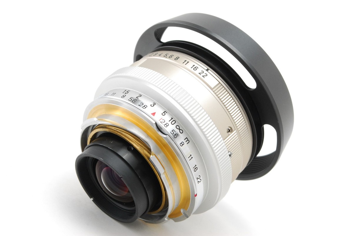 Leica M Modified] CONTAX Carl Zeiss G Biogon 28mm f/2.8 T* Lens