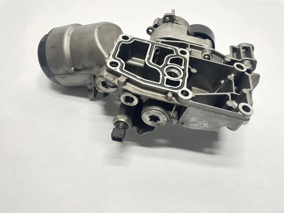 Carcasa de filtro de fluido de aceite de motor BMW Serie 3 Serie 5 X3 X5 Z3 Z5 1999-2006 OEM Foto 3 de 4