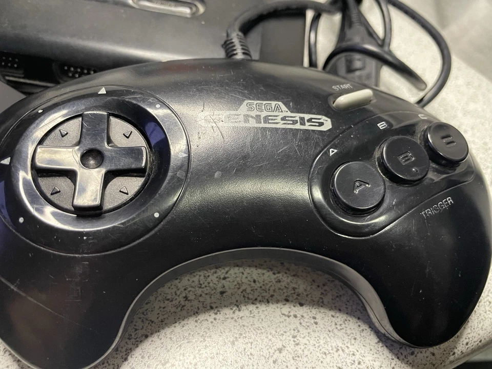 Sega Genesis Console - Model 2 MK-1631 - TESTED & Working !2 Controllers/sonic 2 - Image 4 of 4