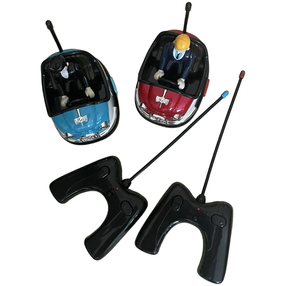 FAO Schwarz Nostalgic Model Remote Control Retro Bumper Cars Set 27MHz wireless  - Image 2 of 4