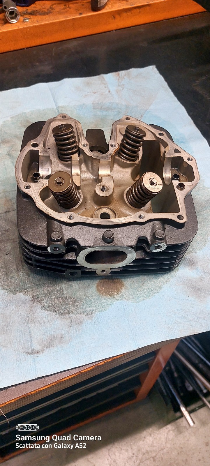 TESTA CON VALVOLE MASH 400 FIVE HUNDRED MOTORE