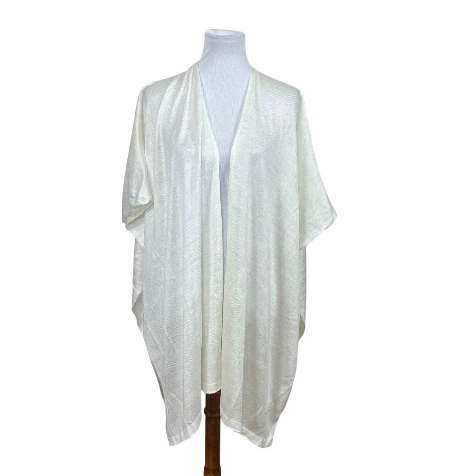 Croft and Barrow Knit One Size Shawl Poncho Wrap Neutral Lightweight Minimalist