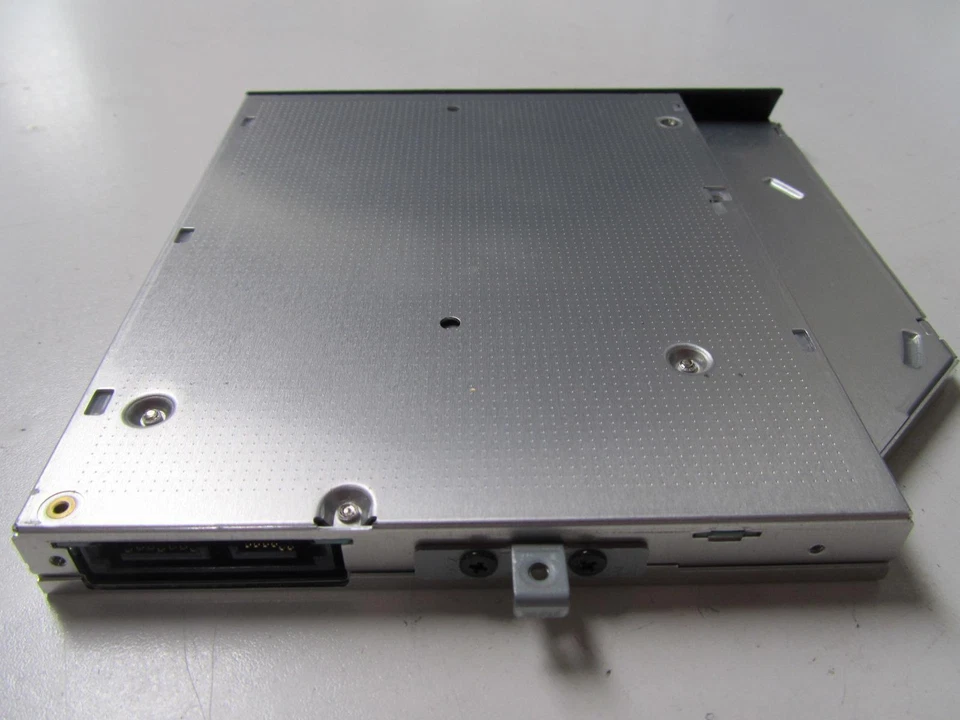 Unidad de disco óptico interno Toshiba Qosmio X305-Q701 HLDS CD/DVD±RW - GSA-T50F Foto 2 de 4