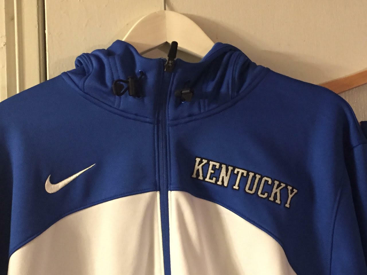 Rare Kentucky Wildcats Nike ThermaFit Basketball Team Issued Warm Ups