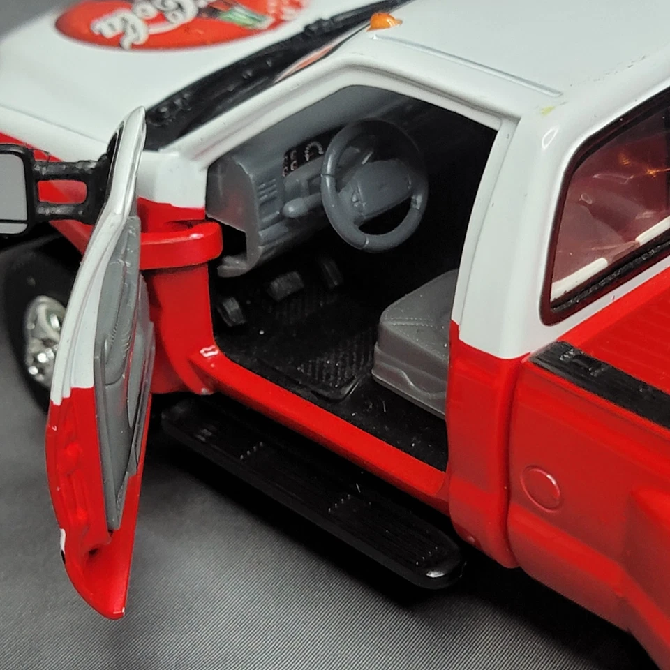 Matchbox Collectibles 1999 Ford F-350 Super Duty Dually Coca-Cola Truck 1:24 - Image 4 of 4