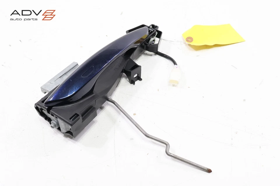 MAZDA 3 2019-2025 puerta delantera derecha pasajero puerta exterior manija OEM Foto 2 de 4