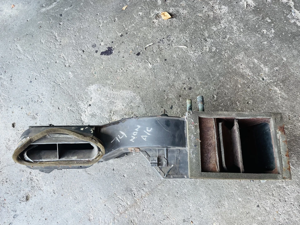 Caja de montaje AMC Javelin AMX 1971-74 sin calefacción de aire acondicionado OEM American Motors Foto 4 de 4