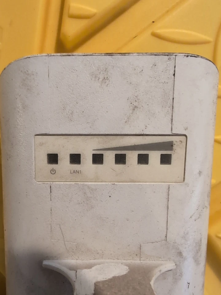 Ubiquiti NanoStation Loco M2 (LocoM2) AirMax 2.4GHz Indoor/Outdoor CPE Wireless - Image 4 of 4