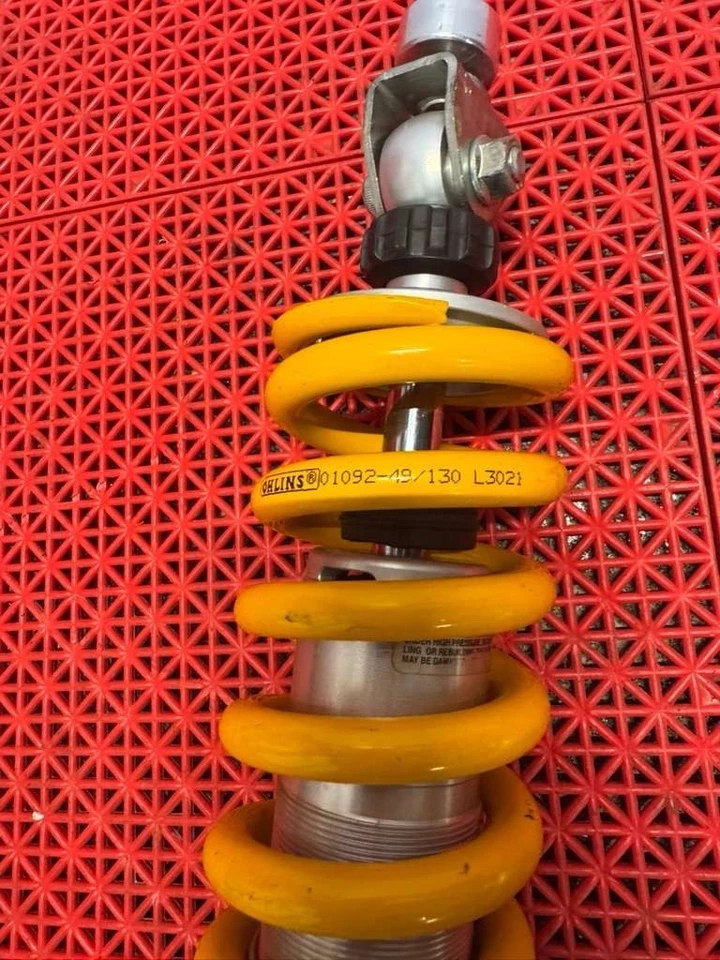 Amortiguador trasero Ducati Monster 796 1100 Ohlins usado como nuevo Foto 2 de 2