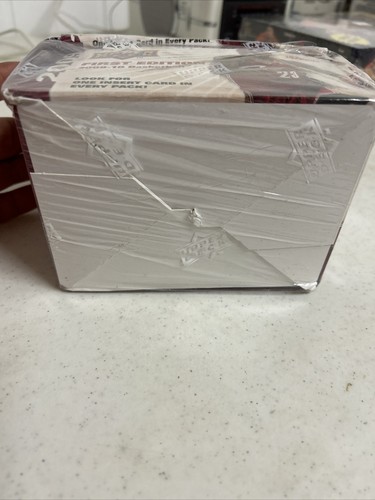 2009-10 Upper Deck First Edition Sealed Basketball Hobby Box - Picture 9 of 12