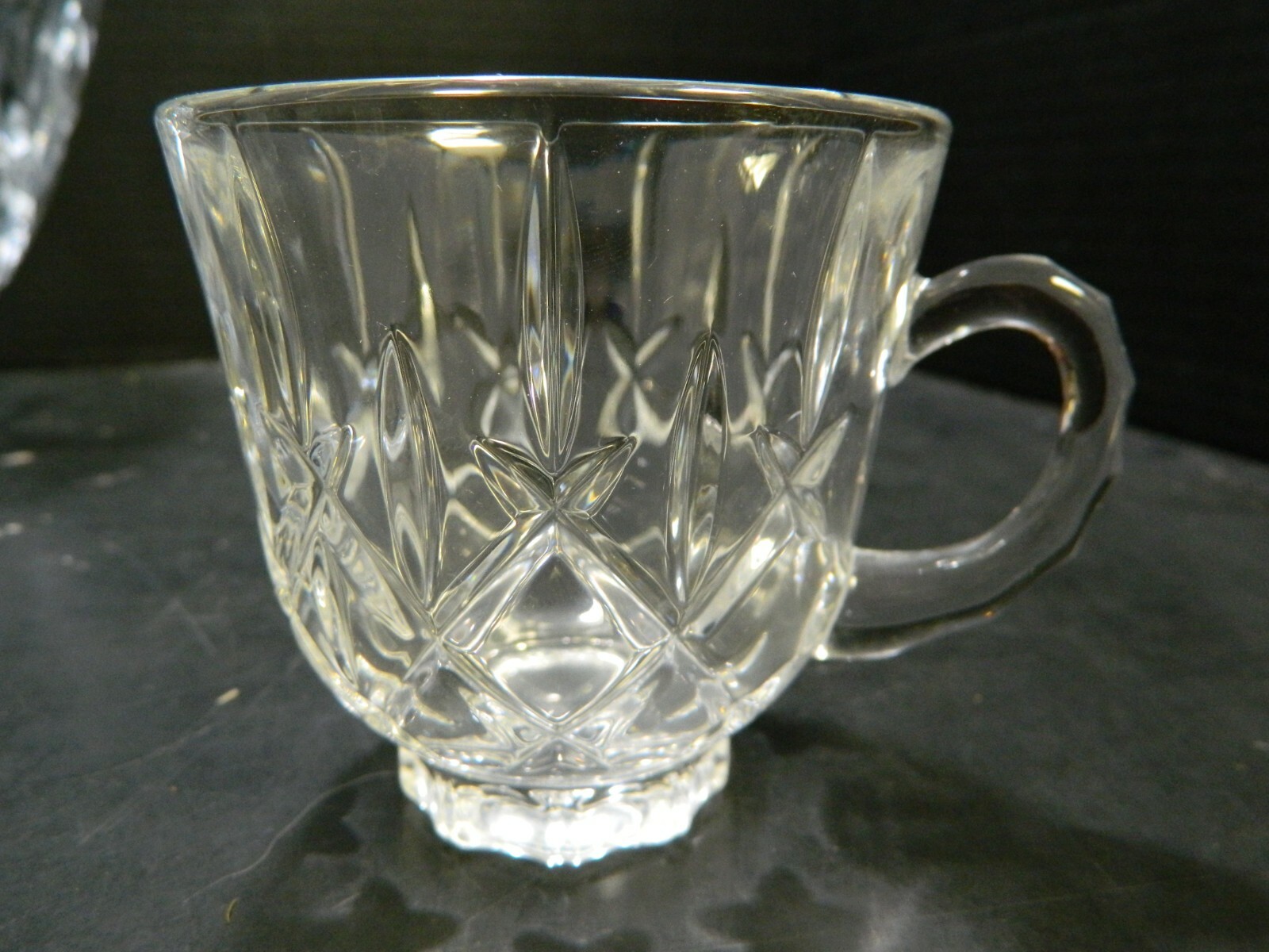 Verres de mariage et couteau à gâteau - France