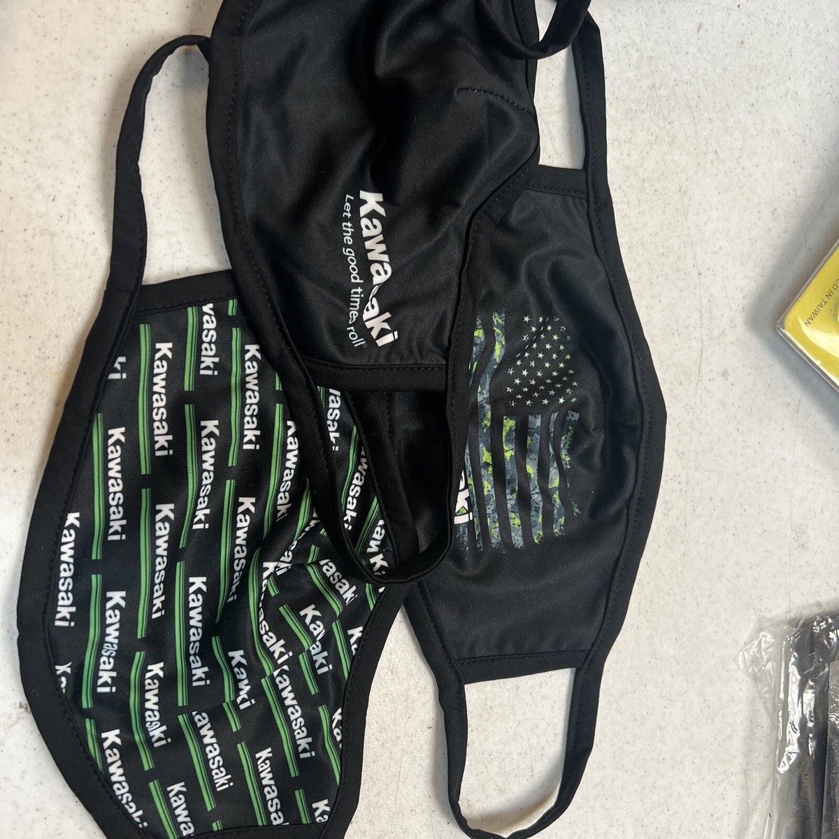 【あき】4本セット 1-3 PK Of Kawasaki OEM Face Masks Black Logo & Print PN #K001-4088