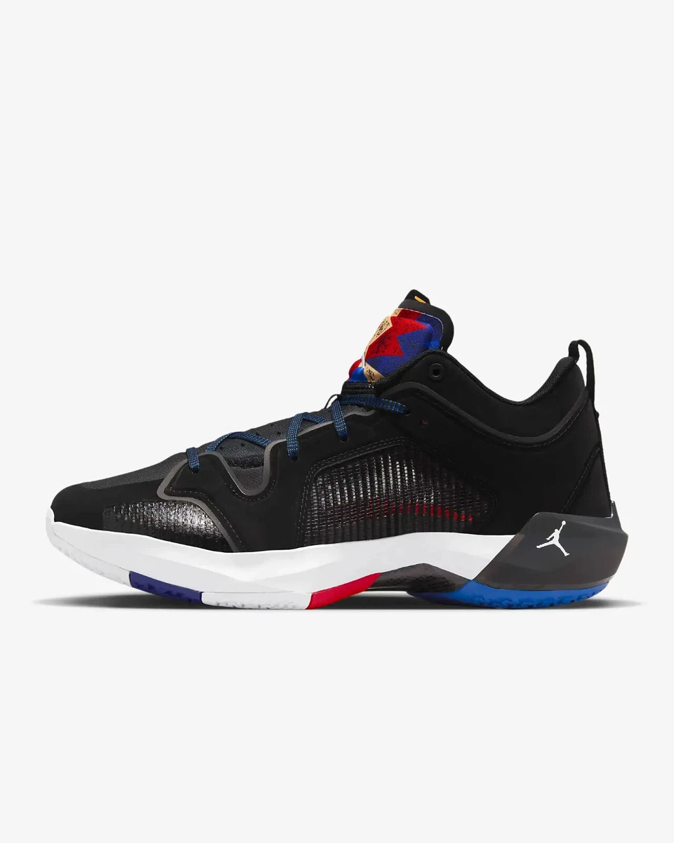 Nike hotsell sneakers 37