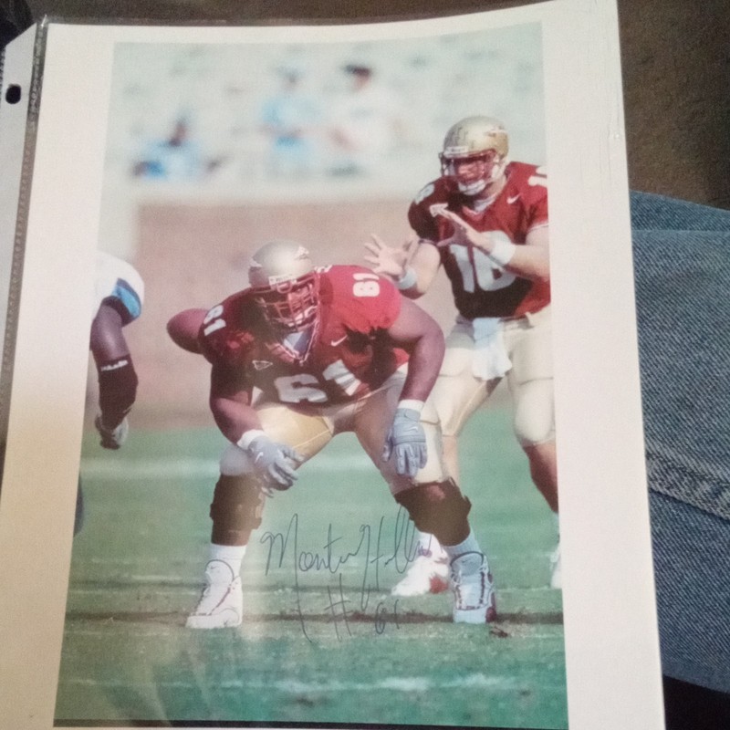 Montre Holland NCAA Football Offensive Lineman Autographed Original Photo #61