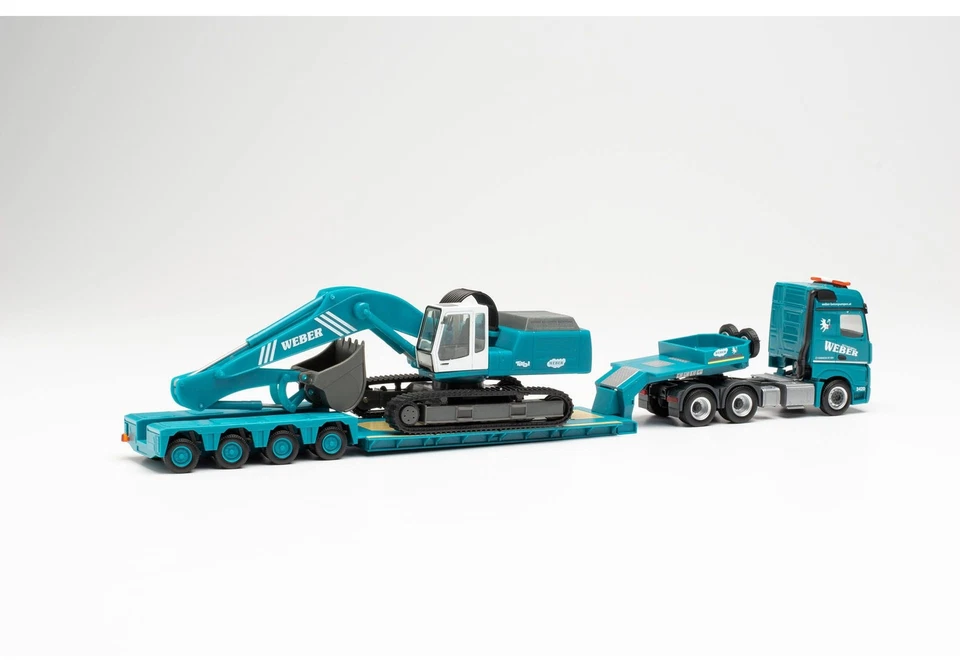 HERPA 313001 Scala HO Semirimorchio ribassato MB Arocs 6x4 con escavatore - Immagine 2 di 4