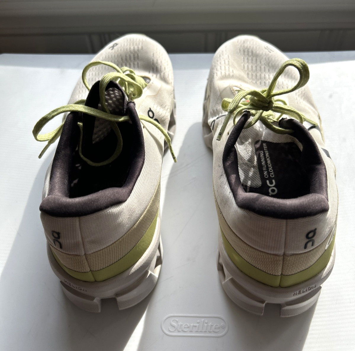 On Cloud Cloudmonster Hyper Men Sz 9 Green/off Wh… - image 2