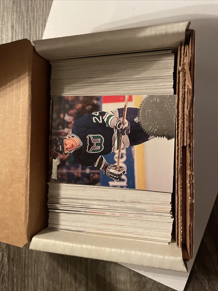 Juego completo de hockey Donruss Leaf 1994-95 (1-330) Foto 2 de 2