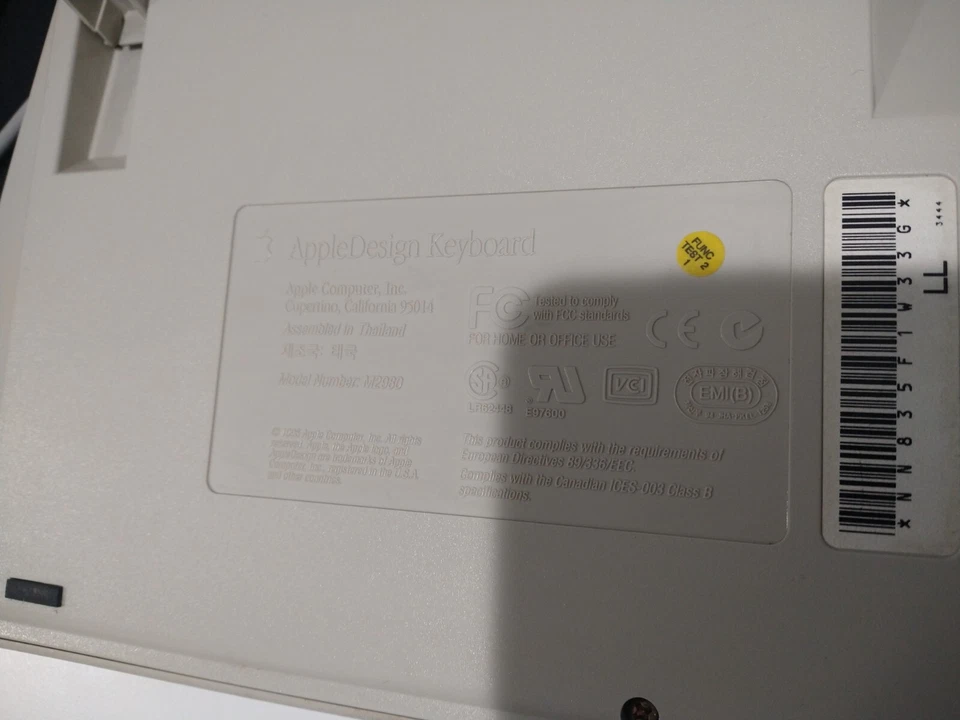 Apple Design keyboard 1996 M2980 lr62448 Working Tested - Image 4 of 4