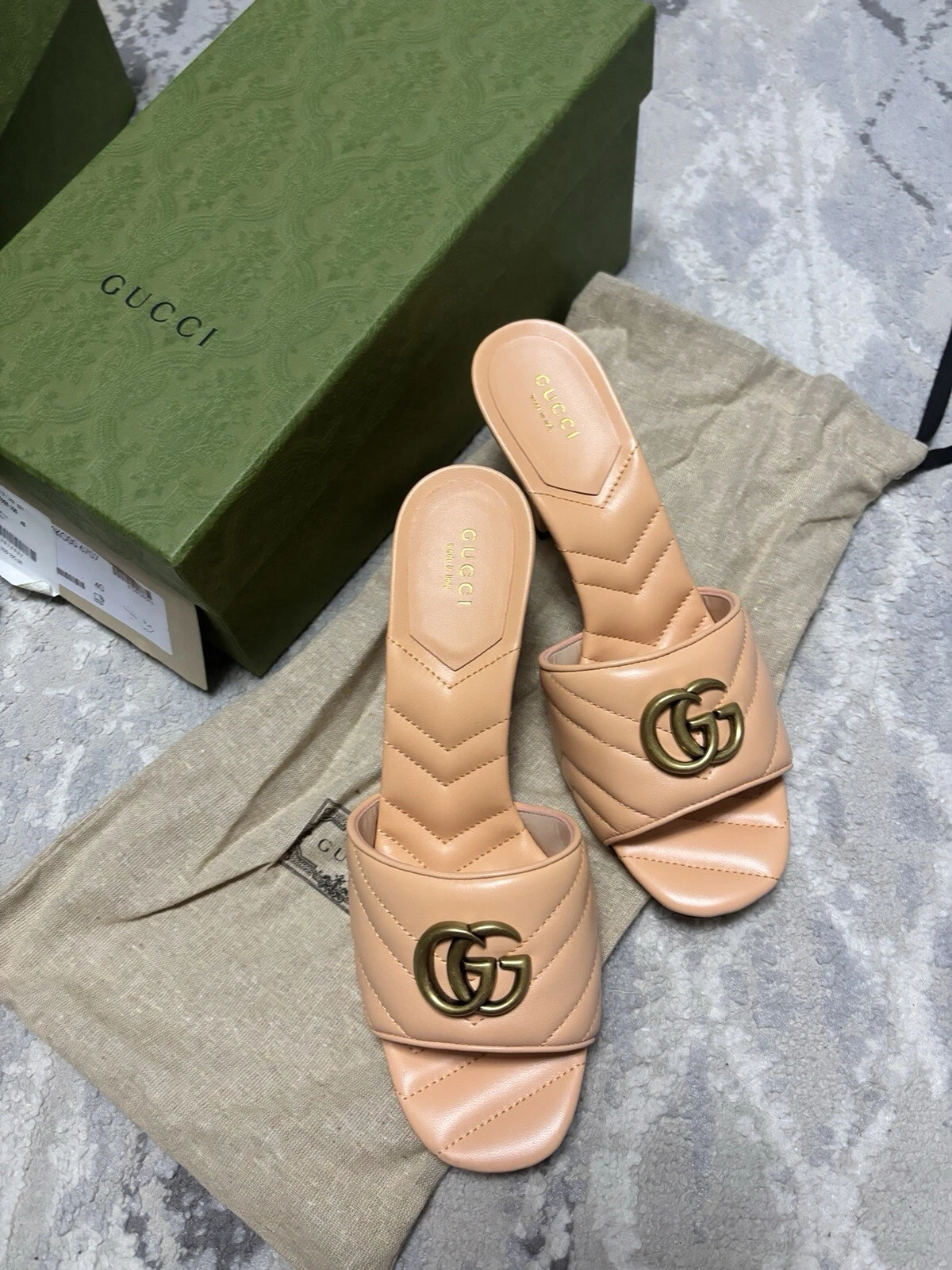 Sandales à talons Gucci GG Marmont chevron pêche chic cuir 40 674839 neuves avec étiquettes