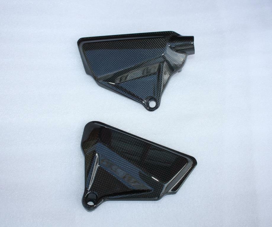 Caches latéraux en carbone Ducati XDiavel pour remplacer les plastiques ternes