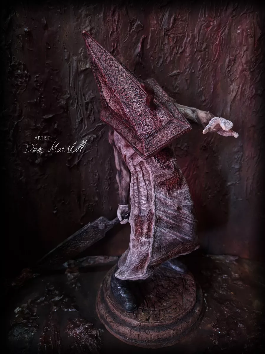 Mi escultura de Pyramid Head…