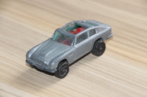 Vintage Corgi Toys Whizzwheels James Bond 007 Aston Martin DB5 For Restoration