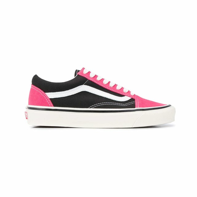 snoopy pink vans