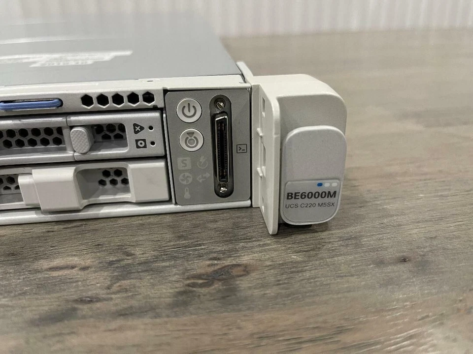 CISCO UCS. SERVIDOR C220 M5 10SFF 1x10 NÚCLEO PLATEADO 4114 2,2 GHz 48 GB RAM SIN HDD Foto 3 de 4