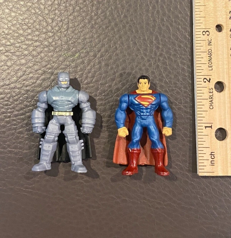 Batman vs Superman & Hot Wheels Batmobile Dawn of Justice Armored Mini Figures - Image 4 of 4