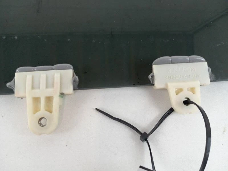 Nissan Pathfinder 2004 puerta trasera pasajero cristal Foto 4 de 4