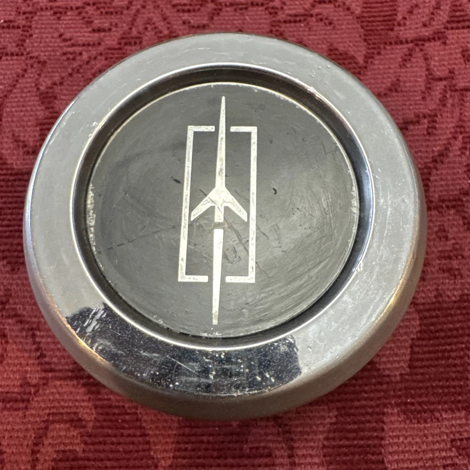 Juego de tapacubos Oldsmobile Cutlass 1985-1986 #22519270 OEM LEER VINTAGE Foto 3 de 4