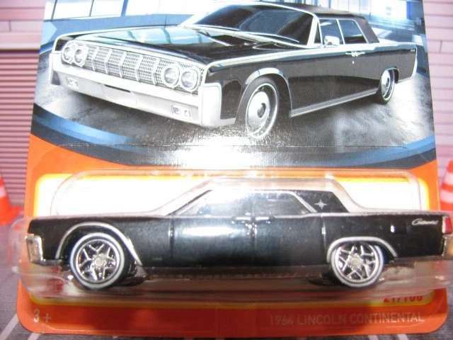 Lincoln Continental 21/100 1964 Matchbox negro 2024, con cambio de rueda de pilotos reales Foto 2 de 4