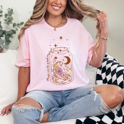 Magic Can Be Found Anywhere Damen Ring-Spun T-Shirt Skorpion Geschenk für Sie