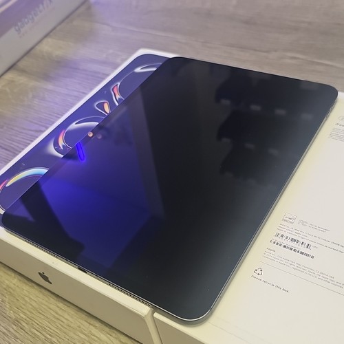 Neu / Open Box - iPad Pro 11 Zoll 5. Gen M4 Chip 256GB Wi-Fi - Space Schwarz - Bild 2 von 9