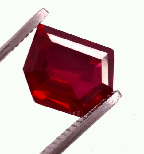 Rubis Rouge Pourpre Du Mozambique - 6x4 Mm (0.69 Ct) - Pierre Précieuse Traitée