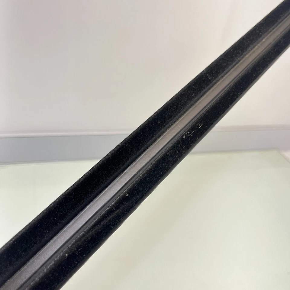 ⭐️12-16 BMW 328i 320 F30 FRONT RIGHT DOOR WINDOW INNER WEATHERSTRIP SEAL 7258299 - Image 4 of 4