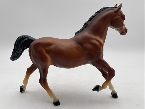 Breyer "Sugar" Chestnut Bay Intro '69 traditional model horse, Running Mare #124 - Picture 5 of 10