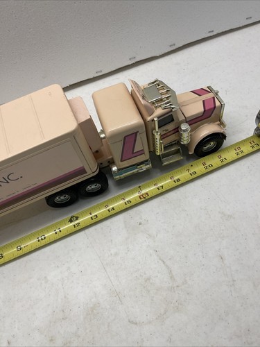 Vintage Mary Kay Cosmetics Peterbilt Semi Truck Replica ERTL steel - Picture 10 of 10
