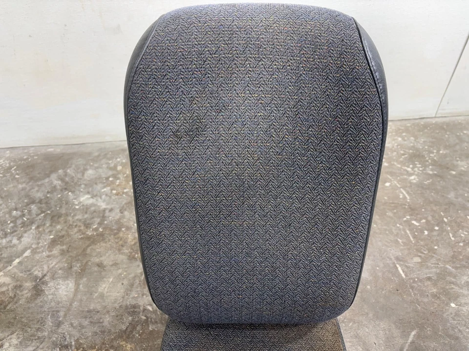 2003-2007 Chevrolet Silverado 1500 Front Center Bench Jump Seat Assembly OEM - Image 2 of 4